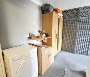 Tiptree Drive, ENFIELD - Photo 5