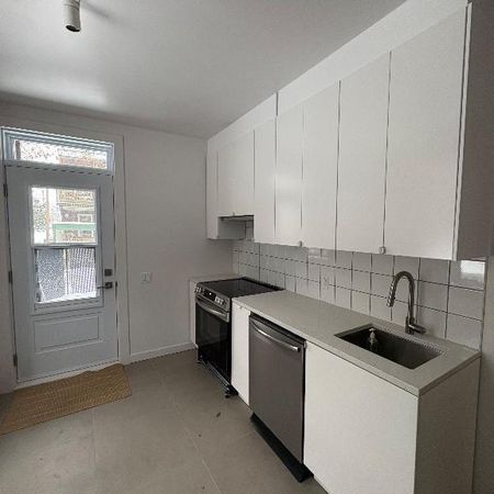 Superbe 6 1/2 rénové et disponible - Photo 4