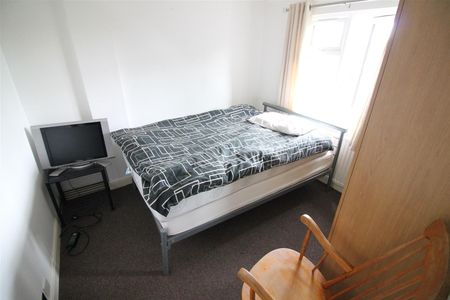 Oakdene Road, Uxbridge - Photo 2