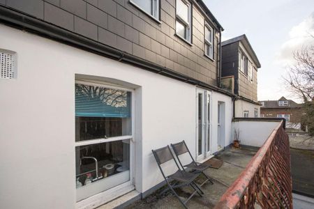 4 bedroom semi-detached house to rent - Photo 5