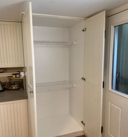 Upper Unit – Beautiful Carriage Home - Photo 5