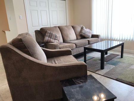 For Lease - 1547 Vercheres Street, Orleans - Convent Glen and Area, Ontario - Photo 3