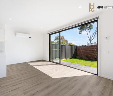 FAMILY LIVING - Photo 1