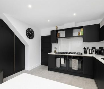 1 bedroom in a house share to rent - Photo 4