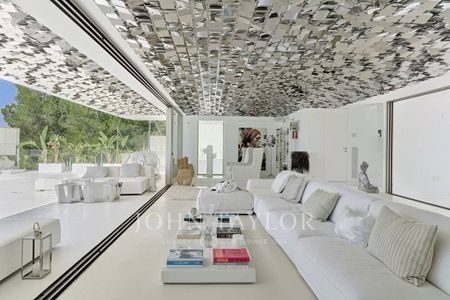 Luxury Villa for rent in Es Cubells, Balearic Islands - Photo 5