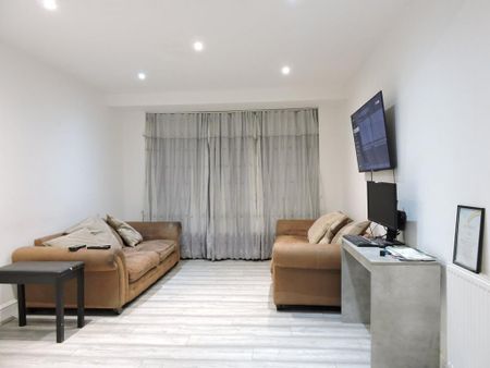 3 bedroom terraced house to rent - Photo 2