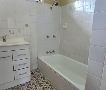 Handy Redcliffe Location - Photo 4