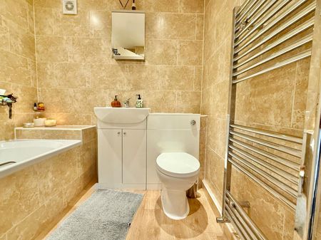 2 bedroom apartment to rent - Photo 5