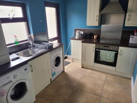 64 Brownlow Terrace, Lurgan, Craigavon, BT67 9AU - Photo 2