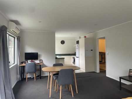 Neat and tidy 2 bedroom in Johnsonville - Photo 4