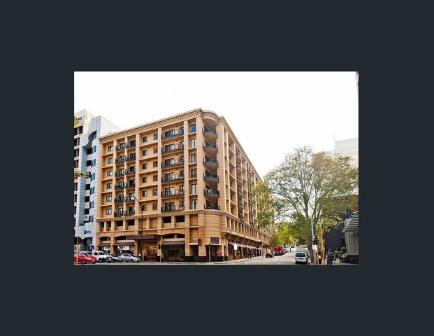 Stylish Fully Furnished 2 Bed 2 Bath Apartment - Photo 1