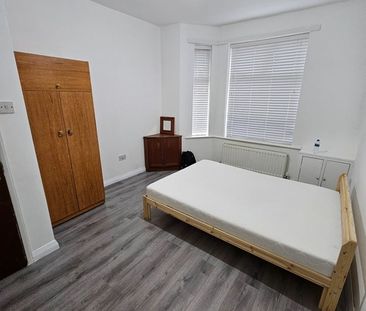Room in a Shared House, Littleton Road, M7 - Photo 2