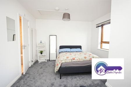 1 bedroom in a flat share to rent - Photo 5