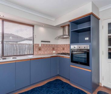 Spacious Comfort Near Schools - Photo 4