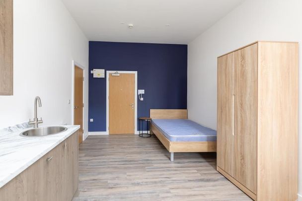 Studio to rent - Photo 1