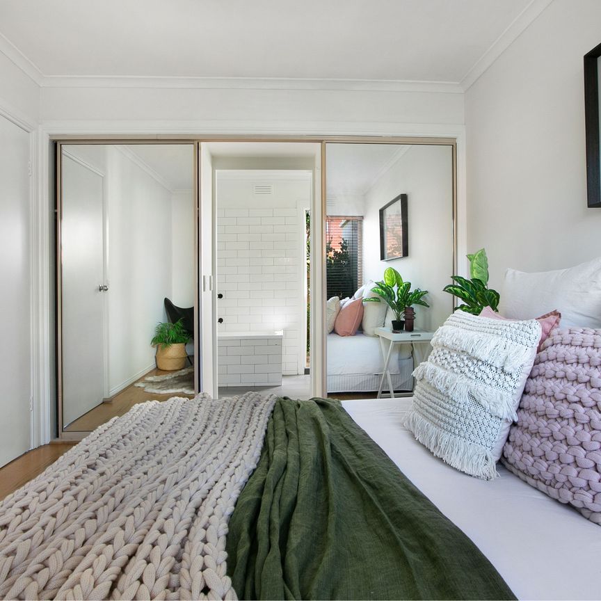 Light, Bright And Perfectly Positioned - Photo 1