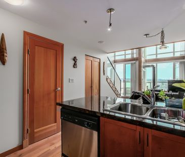 1 Bed Modern Loft In New Westminster W/ Two Parking Stalls. - Photo 1
