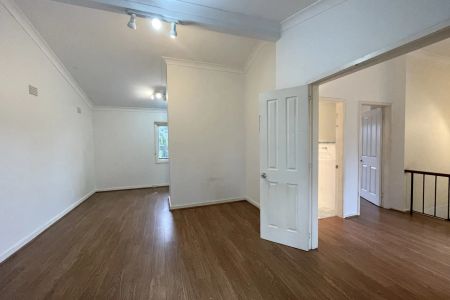 Unit 2/5 Haldane Street, - Photo 3