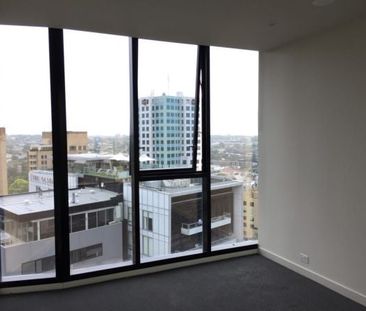 South Yarra Apartment | Panoramic Views & Luxury Living - Photo 3