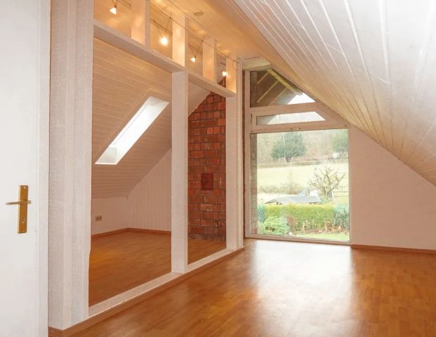 Großzügige DG-Wohnung für 2 Personen mit Einbauküche, Garage,großer Loggia mit Blick zum Fleyer Wald - Foto 1