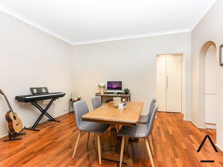 Impressive two bedroom apartment in prized position - Photo 5