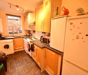 7 Bed - Grosvenor Road, Jesmond - Photo 6