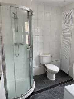 2 Bed Flat, Upper Floor, SW18 - Photo 5