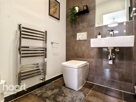 2 bedroom apartment to rent - Photo 5