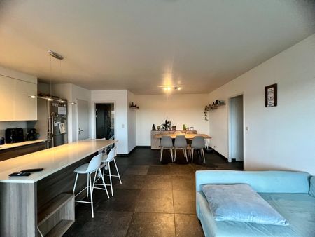 Volledig gerenoveerd tweeslaapkamer appartement te huur - Photo 4