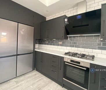 4 bedroom semi-detached house to rent - Photo 6