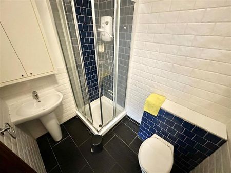 3 bedroom terraced house to rent - Photo 4
