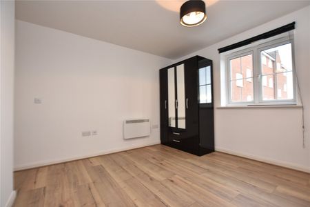 13, Fenton Place, Middleton, Leeds, West Yorkshire, LS10 4FH - Photo 4