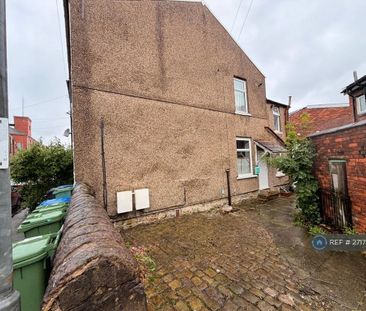 3 bedroom flat to rent - Photo 6