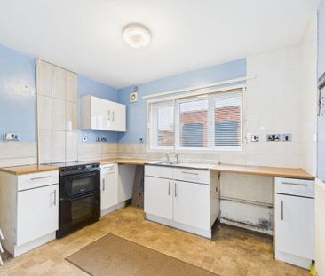 3 bedroom semi-detached house to rent - Photo 6