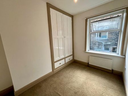 3 bedroom terraced house to rent - Photo 5