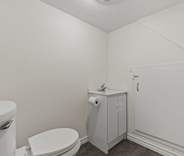 For Lease - 22 Denistoun Street, Welland, Ontario - Photo 6