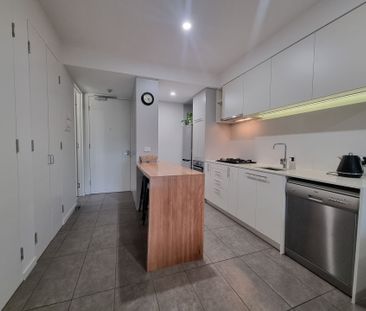 Partly Furnished Immaculate Apartment - Photo 6