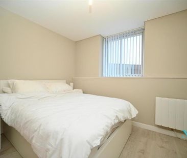 Apt 8.04 Obel Tower, 62 Donegall Quay, Belfast, BT1 3NH - Photo 5