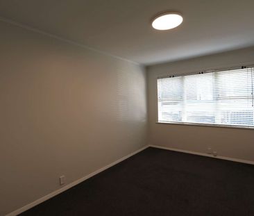 Very tidy two bedroom unit - Photo 6