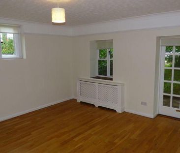 2 bedroom character property to rent - Photo 1