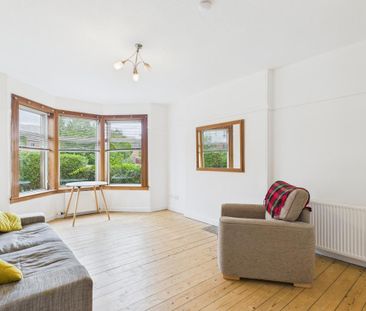 3 bedroom flat to rent - Photo 4