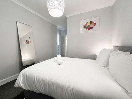 2 bedroom flat to rent - Photo 3