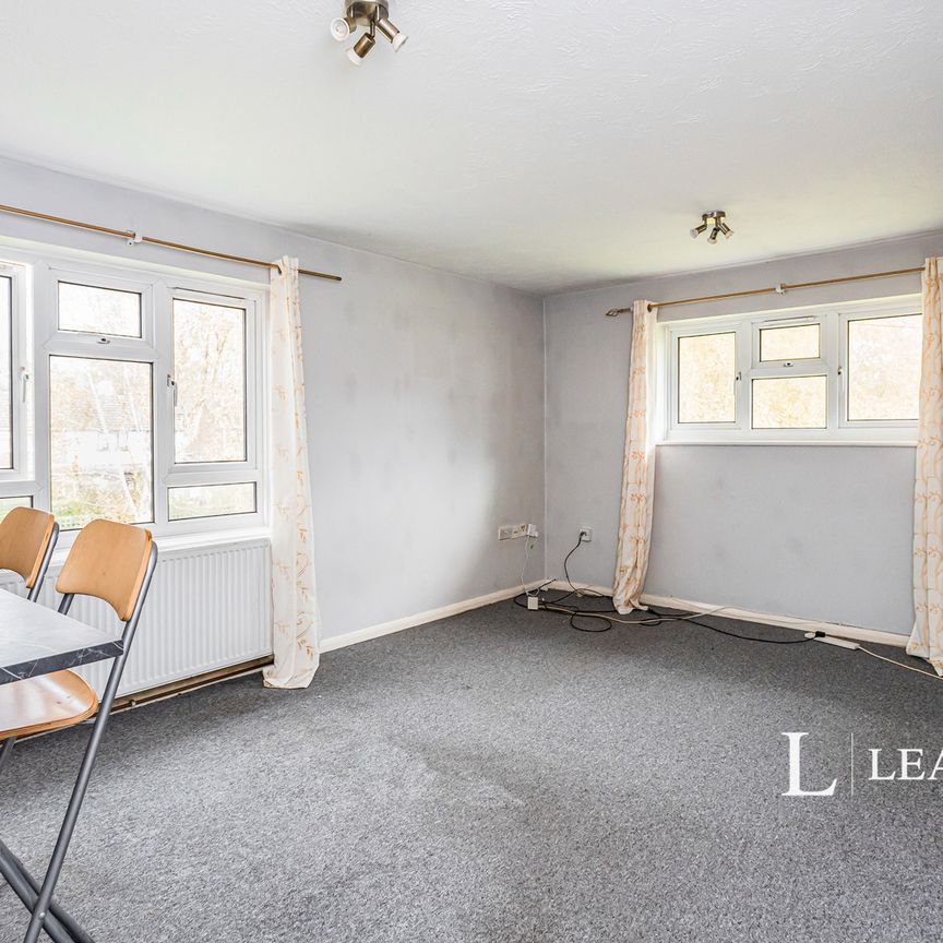 2 bedroom property to rent Acre Close, Haywards Heath, West Sussex, RH16 - Photo 1