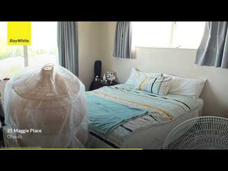 Spacious Two level Townhouse! - Photo 3