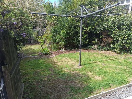 Sunny, warm 3 bedroom home on Cashmere hill - Photo 1