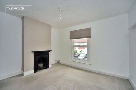 2 bedroom end of terrace house to rent - Photo 4