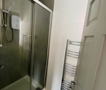 6 bedroom 3 bathroom - Photo 6