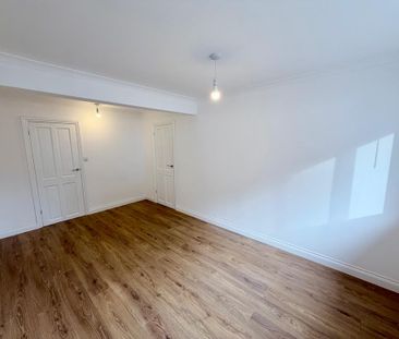 4 bedroom detached house to rent - Photo 4
