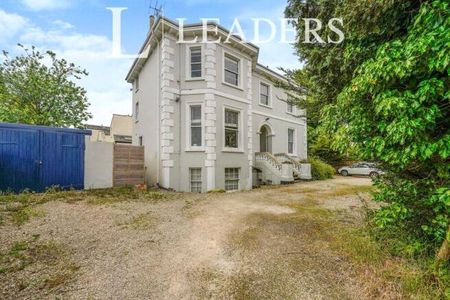 3 bedroom house to rent Hales Road, GL52 - Photo 3