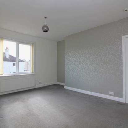 2 bedroom property to rent in Saltcoats - Photo 1